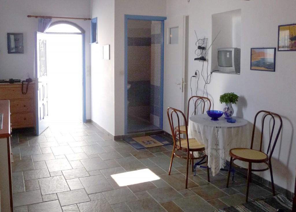 Floras Rooms And Studios 阿纳菲 外观 照片